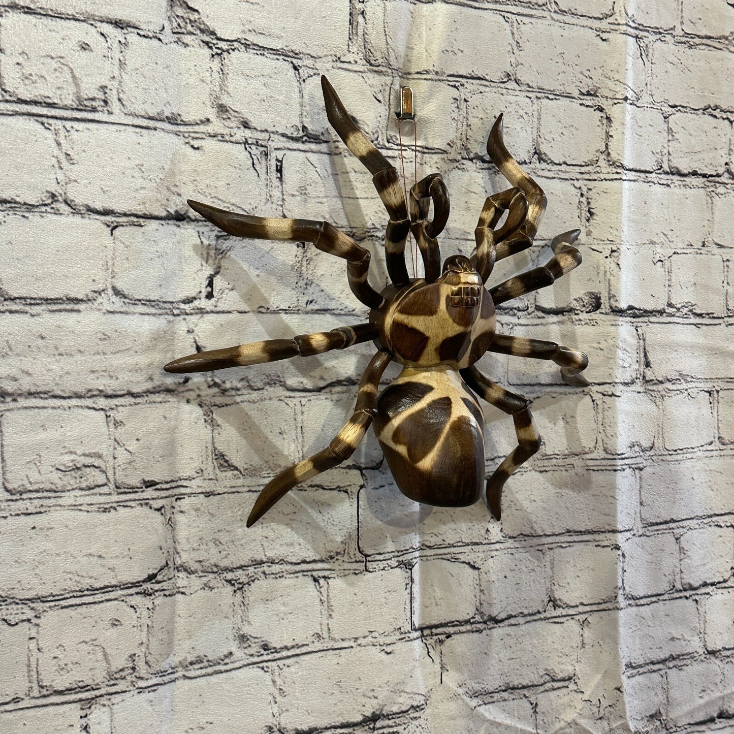30cm x 25cm Wooden Spider Carving Hand Carved Walking Spider Tarantula Statue