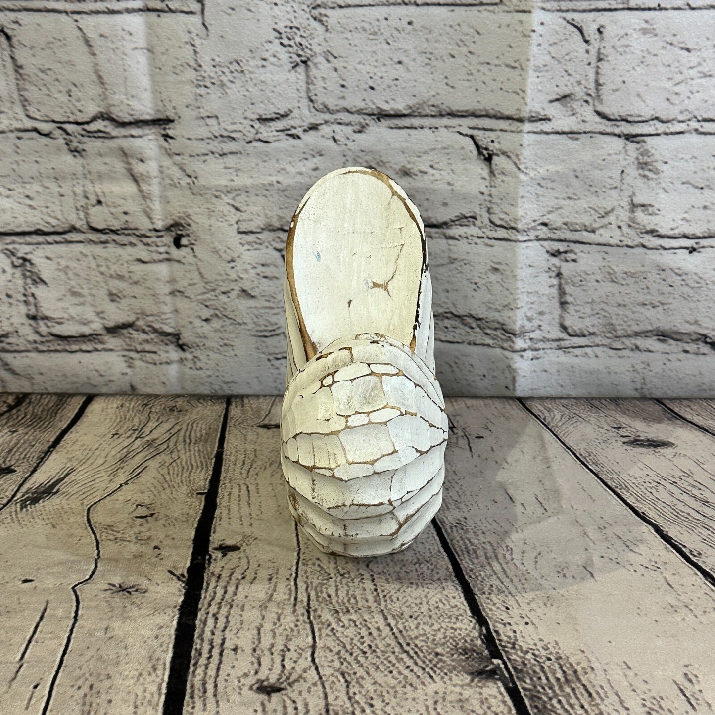 15cm White Polish Nautilus Shell Ornament Decor Carved Light Wood Parcel Figure