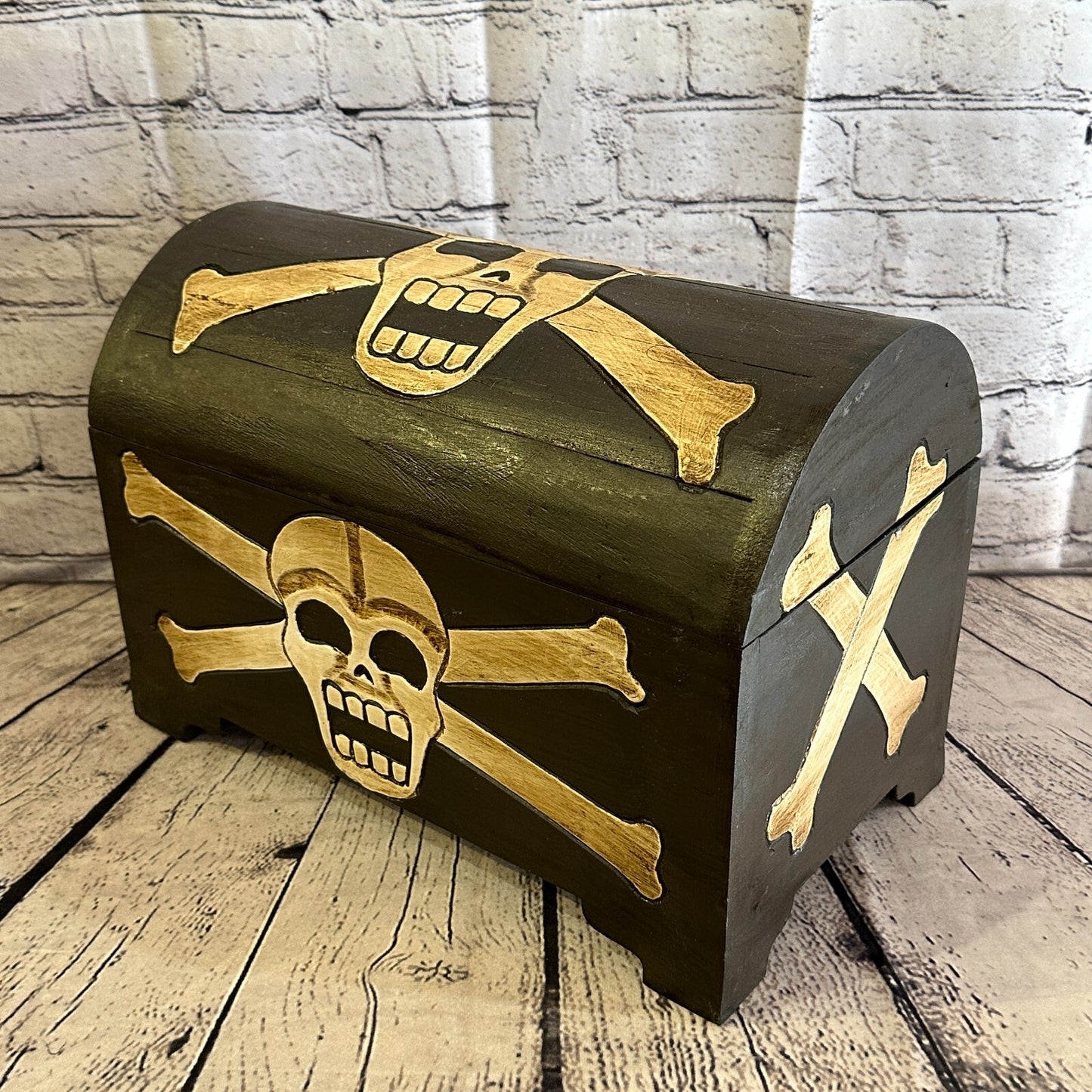 38cm x 30cm x 22cm Skull Bones Wood Box Wooden Chest Storage Craft Handles Lid