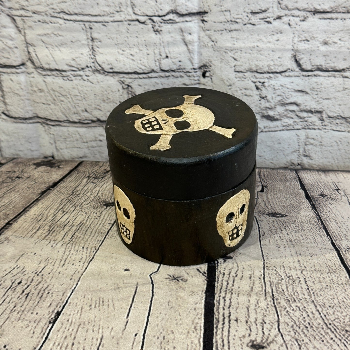 10cm x 10cm x 10cm Cylinde Pirate Wooden Gothic Skeleton Skull Jewellery Box
