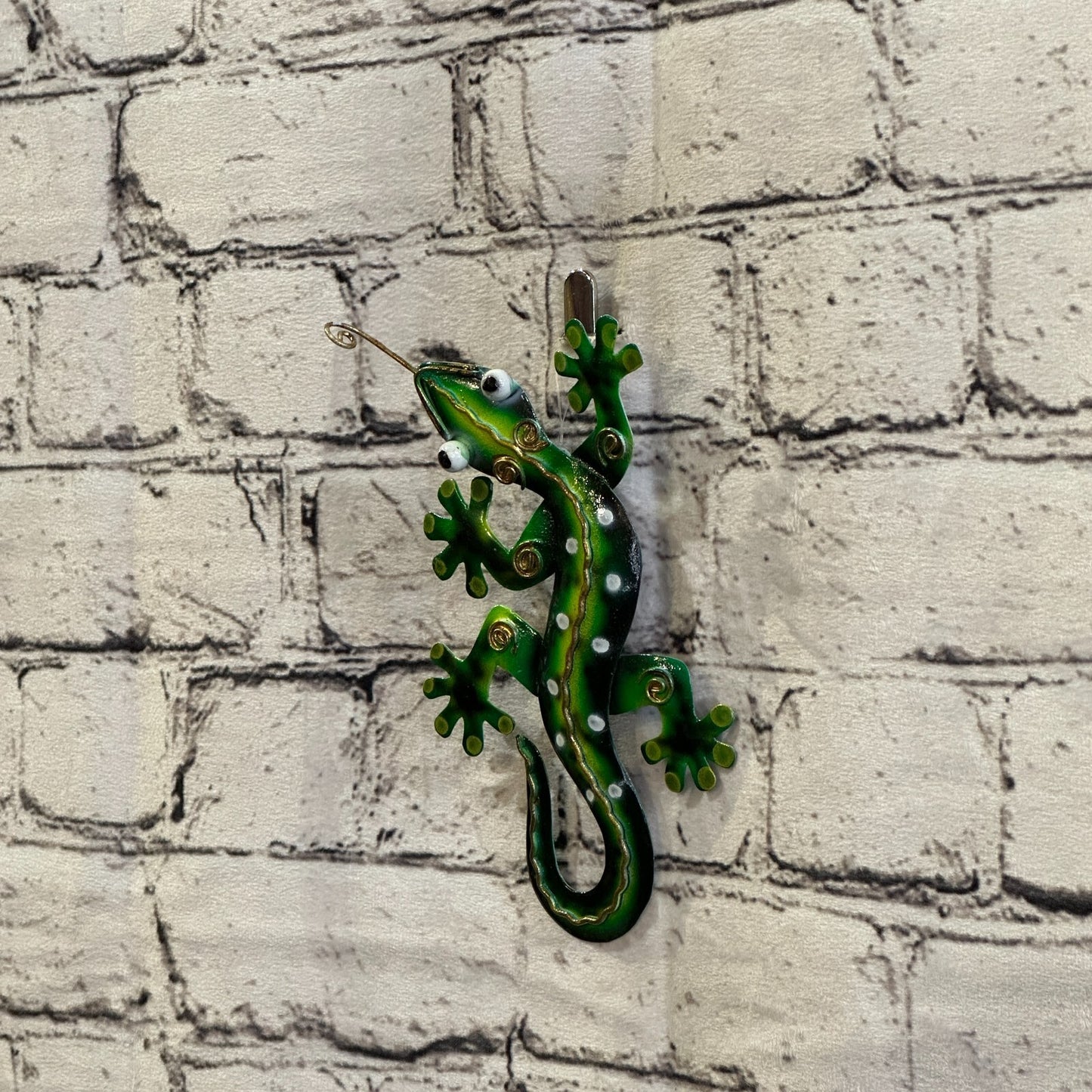 15cm x 8cm Green Gecko Lizard Metal Tin Wall Hanging Ornament Painted Statue