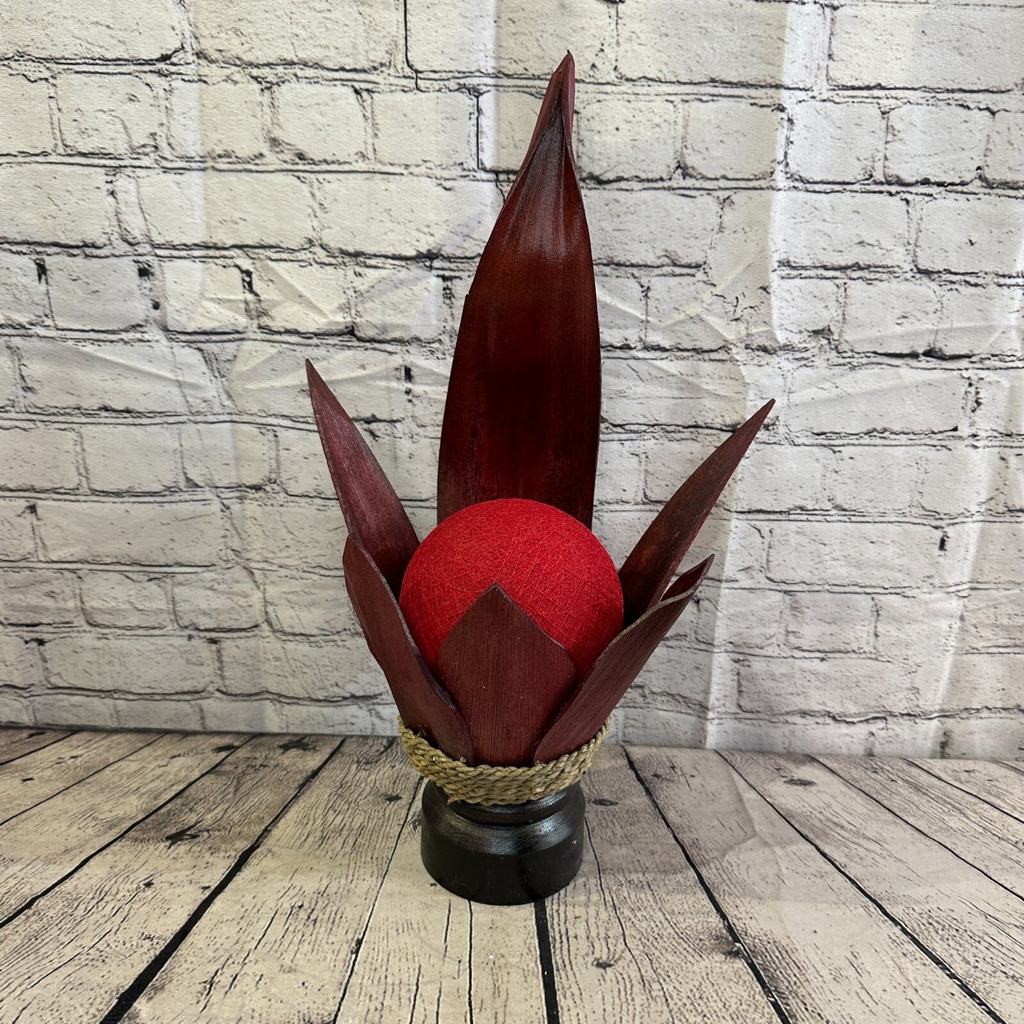 Red Red Leaf Natural 50cm Tall Leaf Lamp Twist LED UK Mains Plug Design 8