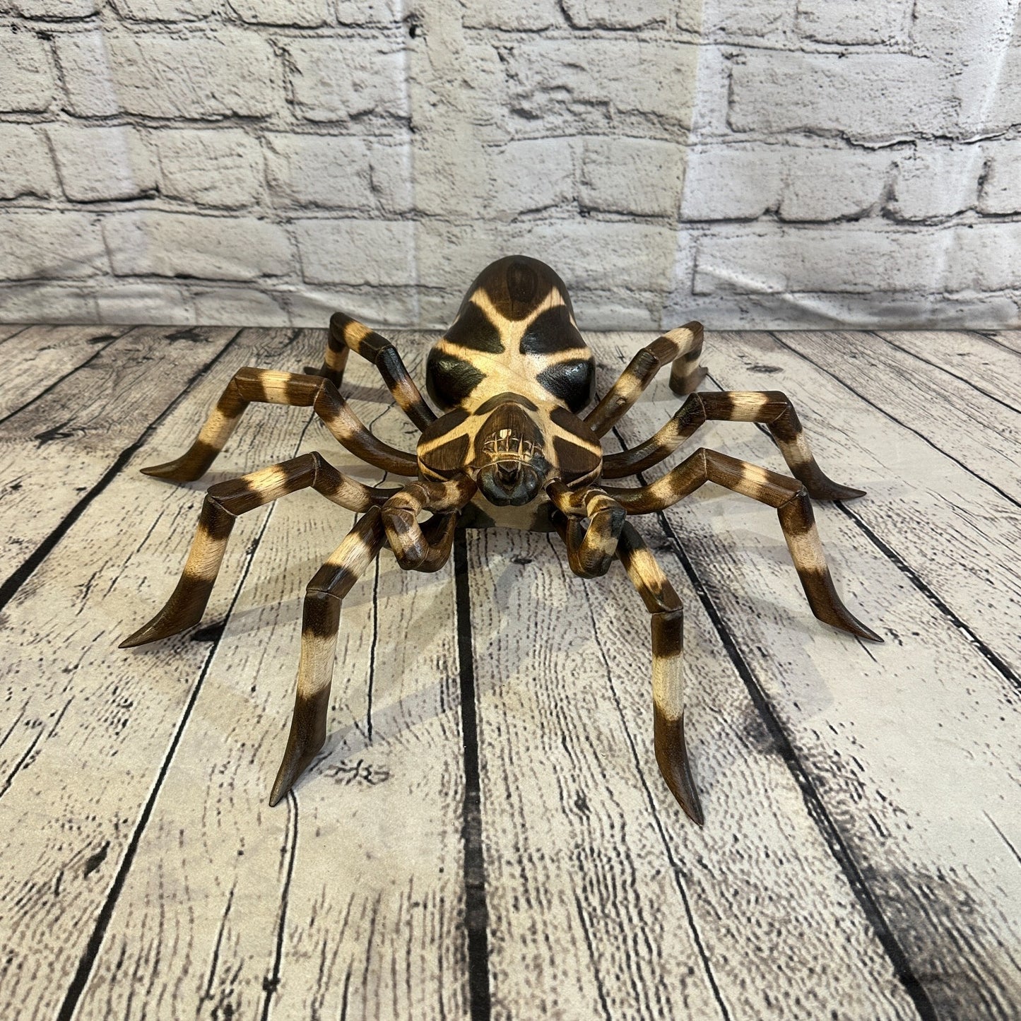 40cm x 35cm Wooden Spider Carving Hand Carved Walking Spider Tarantula Statue
