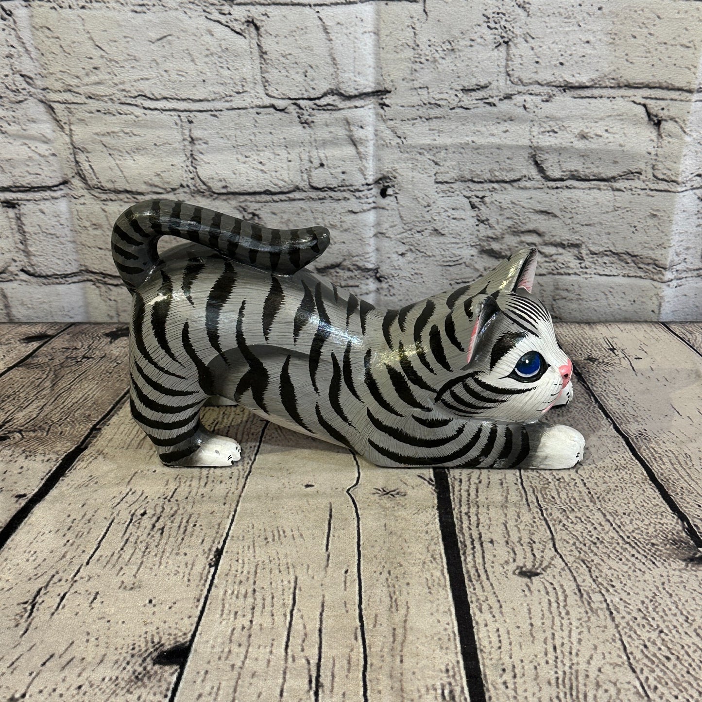22cm x 14cm Grey White Style Painted Wooden Hand Carved Stretching Cat Wooden