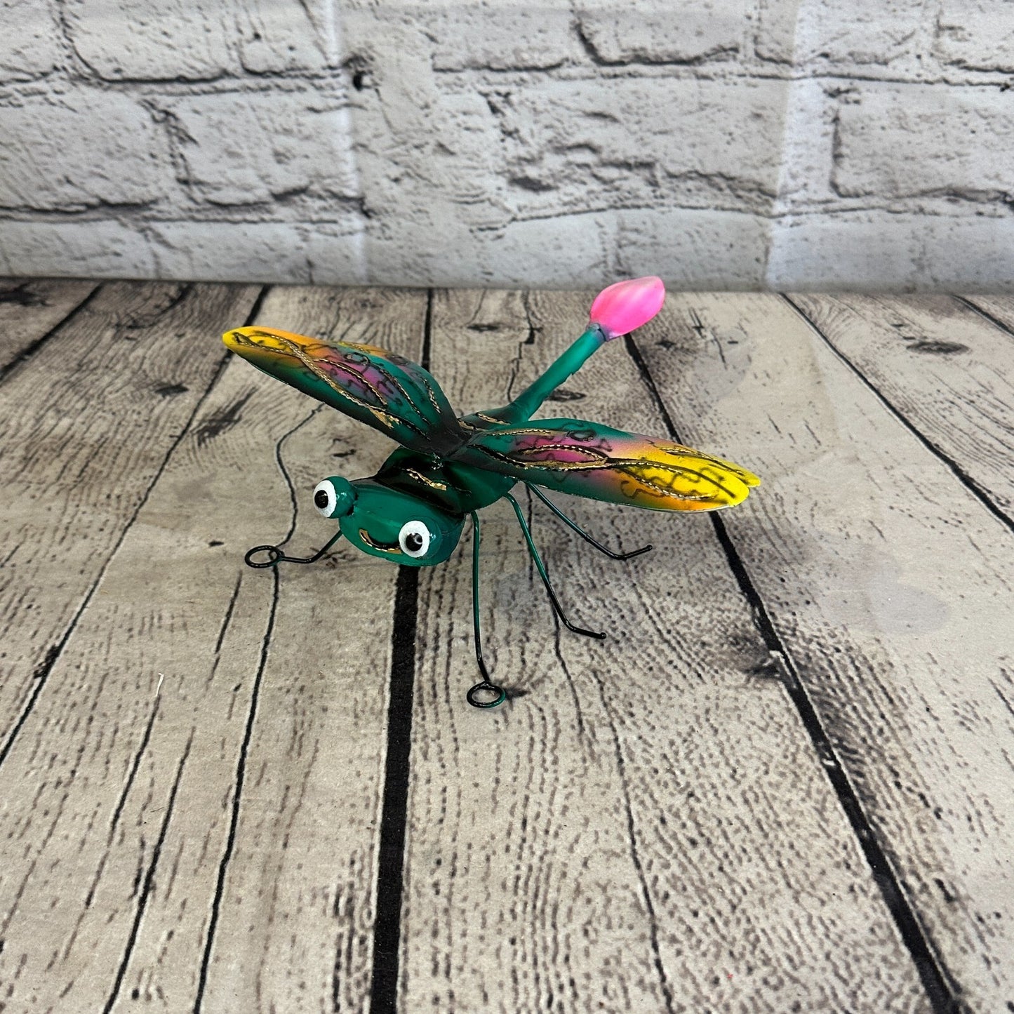 20cm x 15cm Green Dragonfly Bug Metal Tin Wall Hanging Ornament Painted Statue