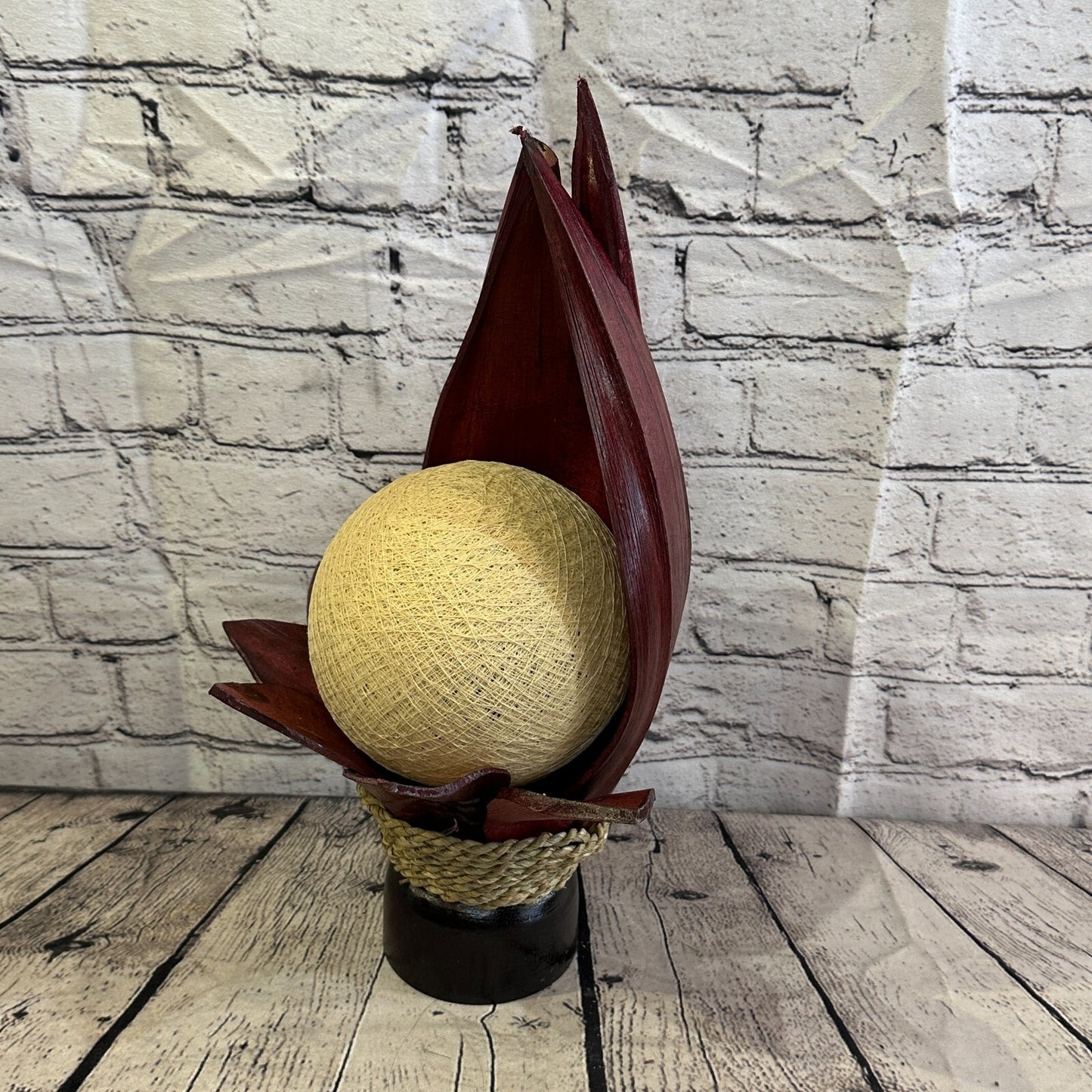 White Red Leaf Natural 40cm Tall Leaf Lamp Twist LED UK Mains Plug Design 9