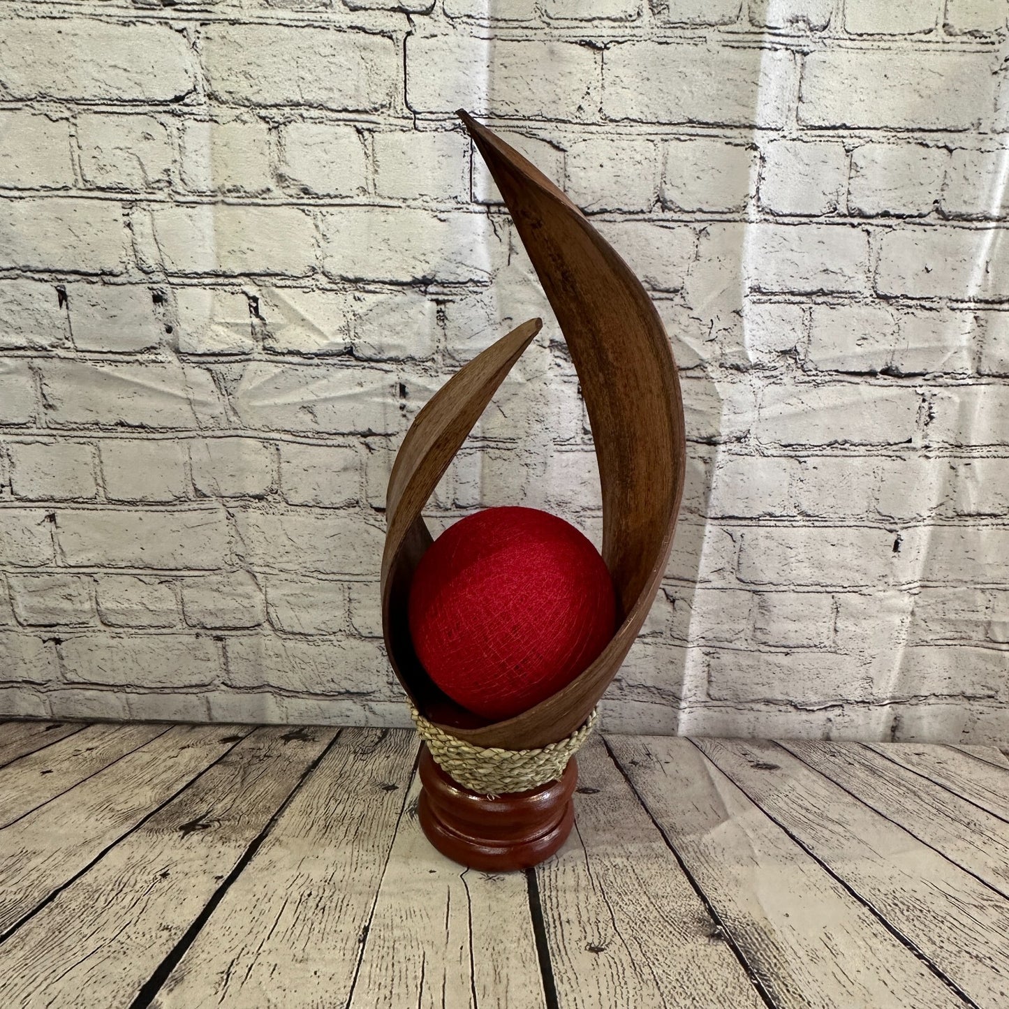Red Light Brown Natural 55cm Tall Leaf Lamp Twist LED UK Mains Plug Design 2