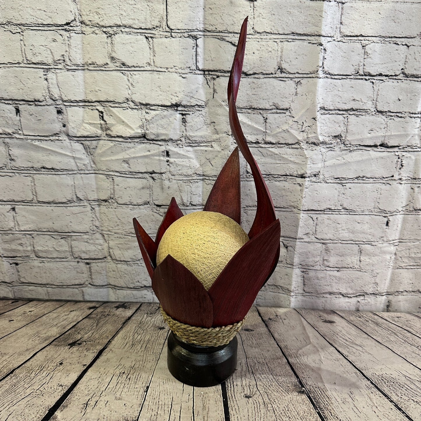 White Red Leaf Natural 50cm Tall Leaf Lamp Twist LED UK Mains Plug Design 8