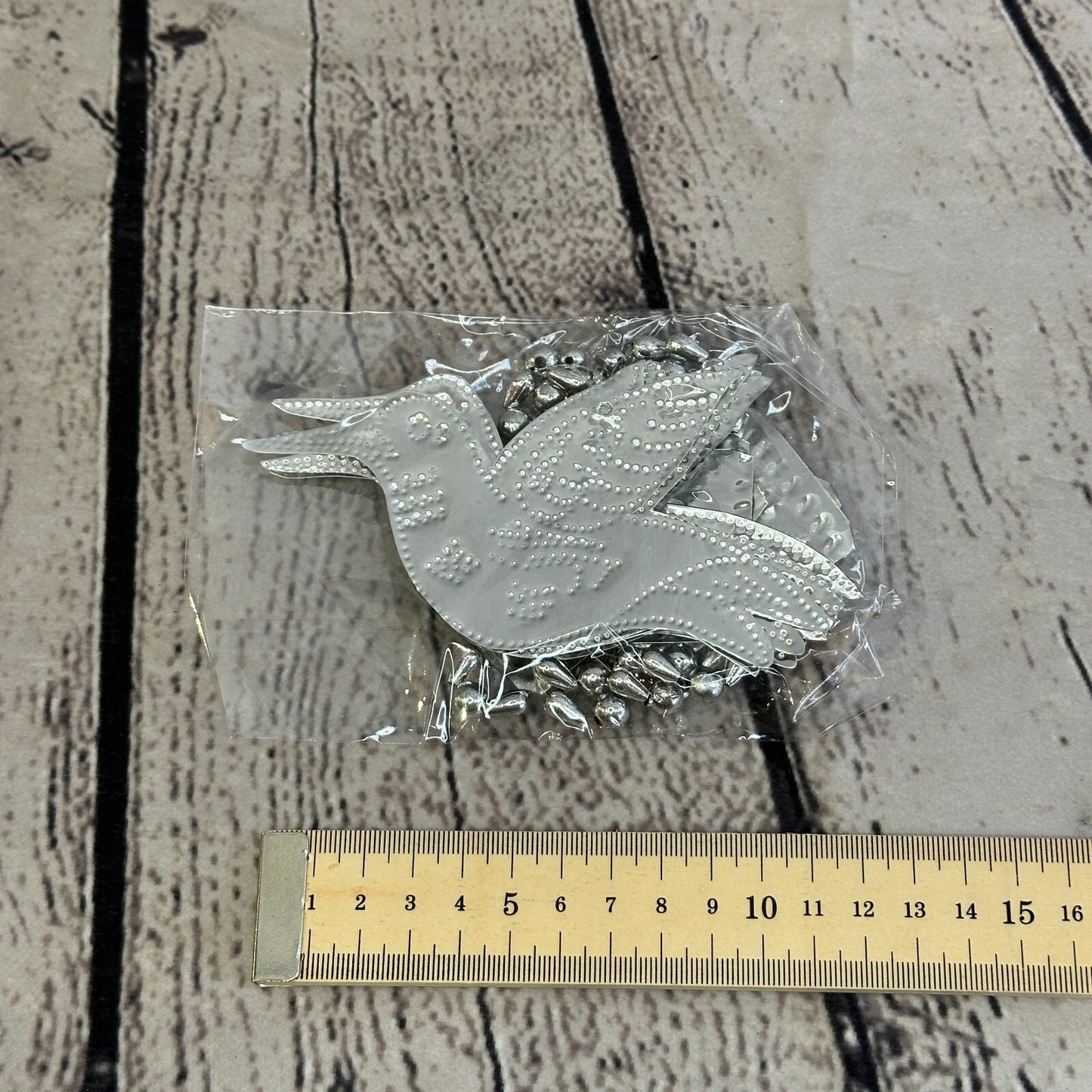 Aluminium Stamped Sitting Humming Bird String Wall Hangings Home Decoration