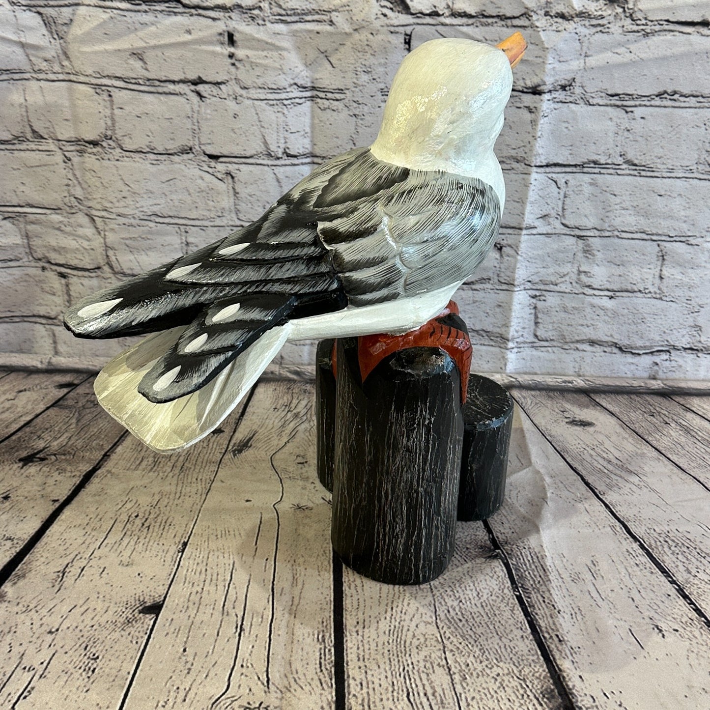 45cm x 35cm Seagull Ornament Wooden Bird Statue Nautical Decor Carved Painted