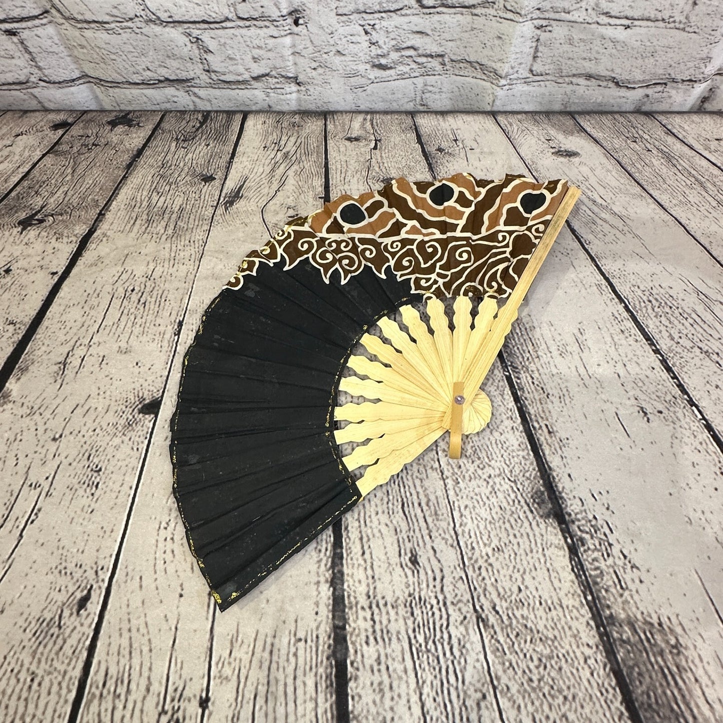 40cm x 20cm Handheld Folding Fans Fabric Fan Bamboo Dance Party Wedding Cosplay