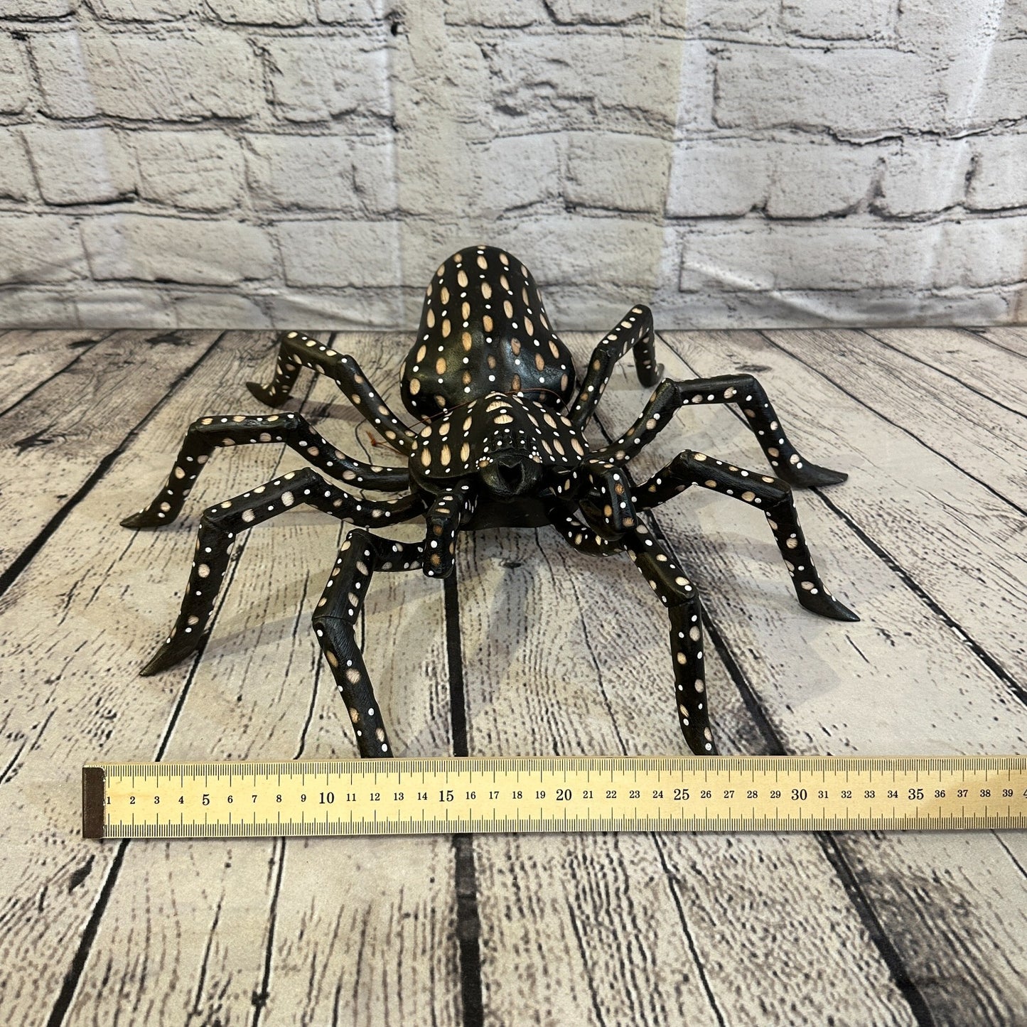 40cm x 35cm Wood Dark Spider Carving Hand Carved Walking Spider Tarantula Statue