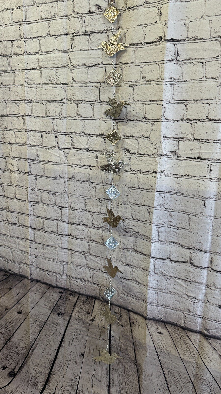Aluminium Stamped Sitting Humming Bird String Wall Hangings Home Decoration