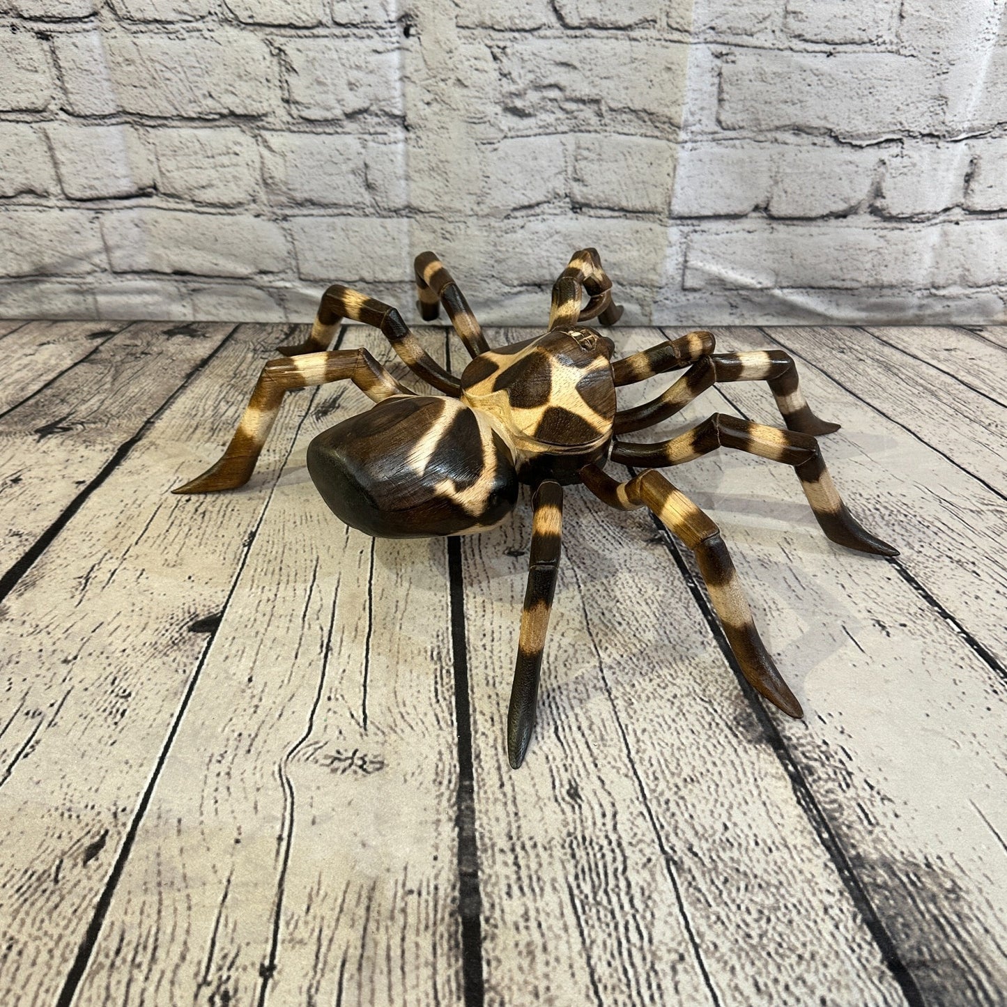40cm x 35cm Wooden Spider Carving Hand Carved Walking Spider Tarantula Statue
