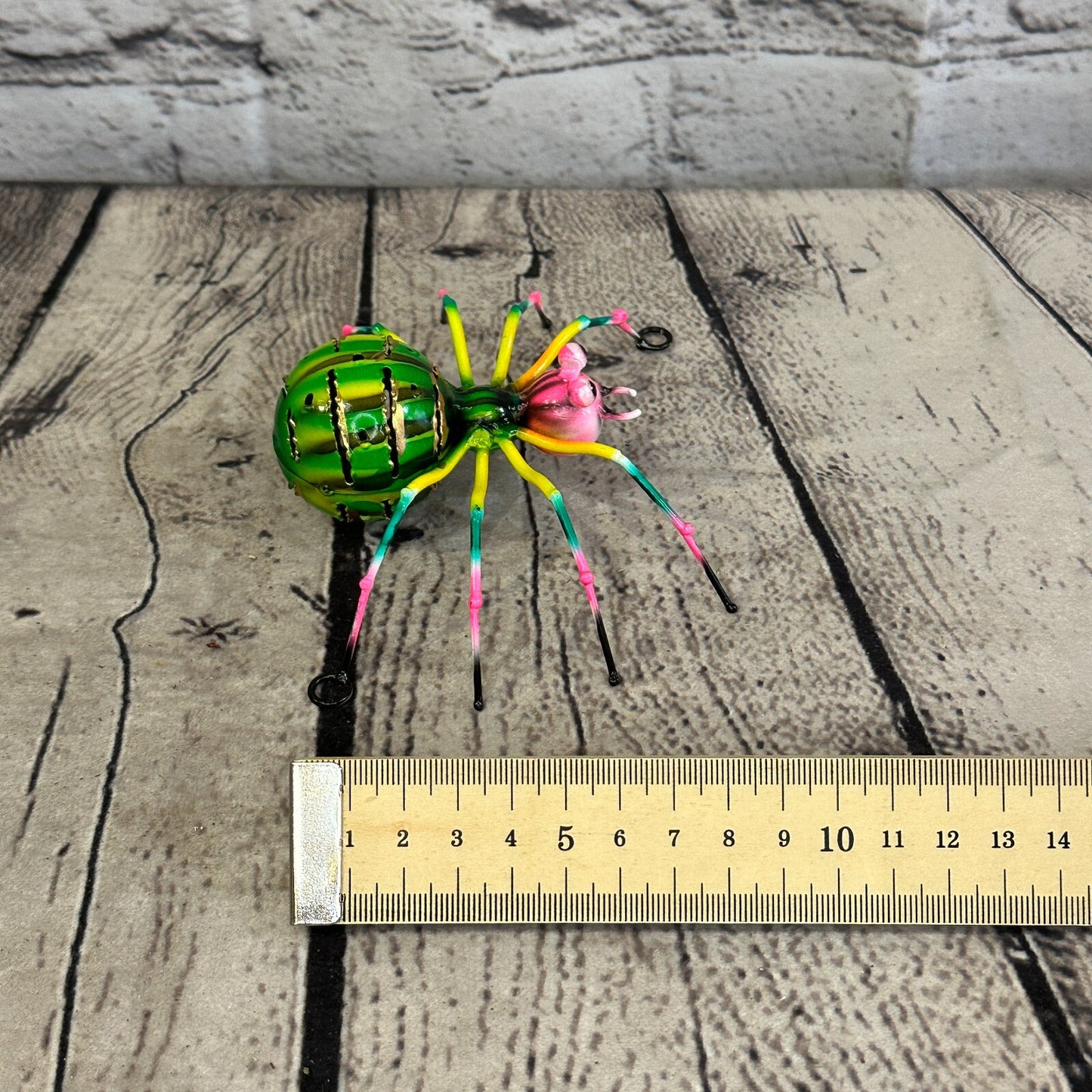 12cm x 8cm Green Pink Spider Bug Metal Tin Wall Hanging Ornament Painted Statue