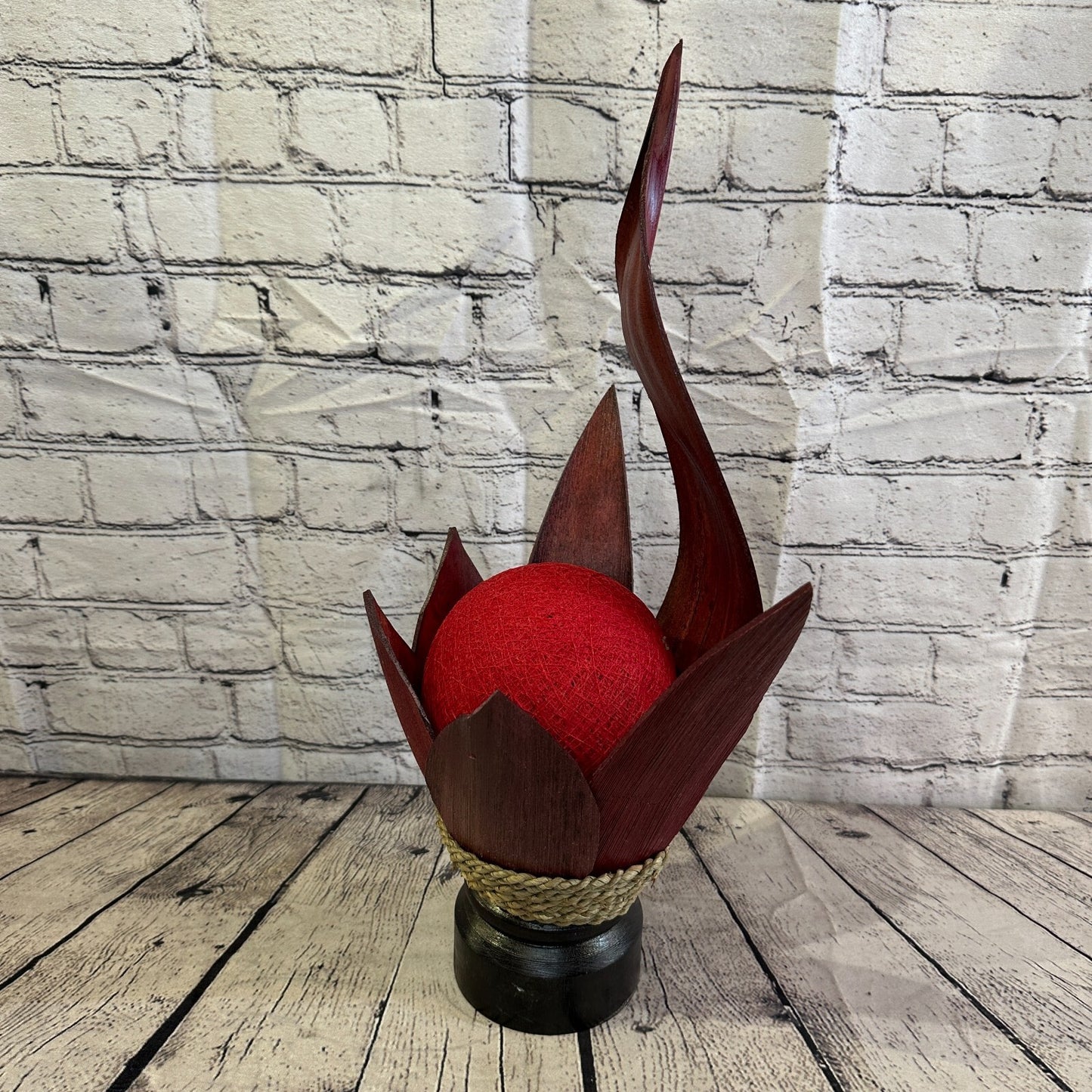 Red Red Leaf Natural 50cm Tall Leaf Lamp Twist LED UK Mains Plug Design 8