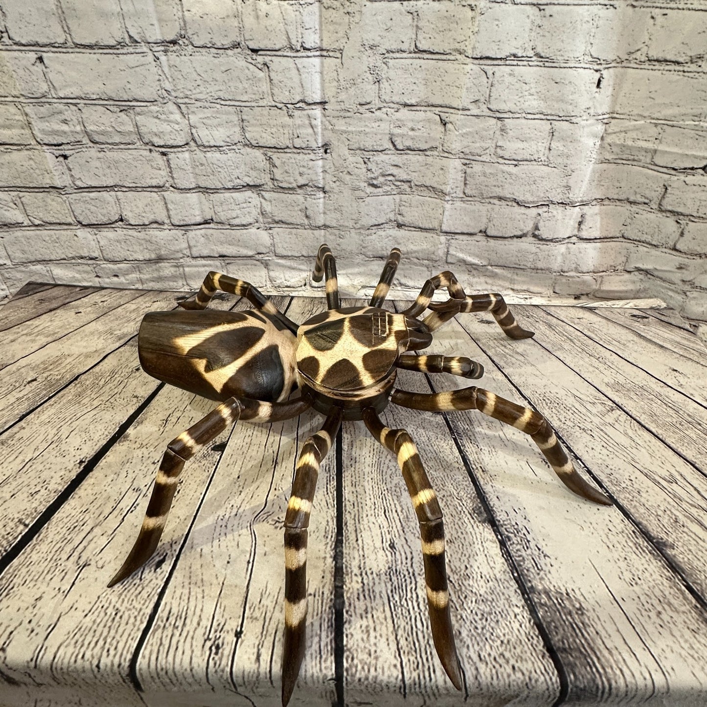 50cm x 45cm Wooden Spider Carving Hand Carved Walking Spider Tarantula Statue