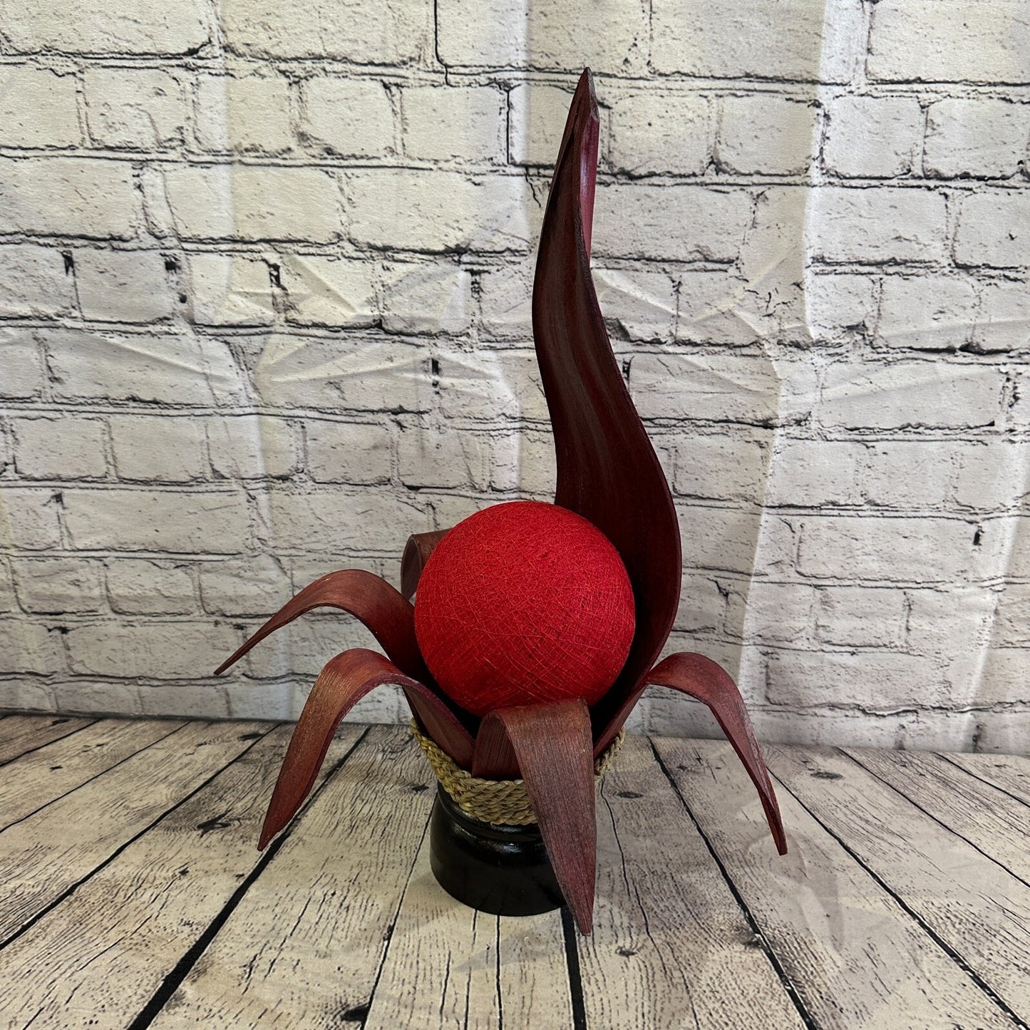 Red Red Leaf Natural 50cm Tall Leaf Lamp Twist LED UK Mains Plug Design 10