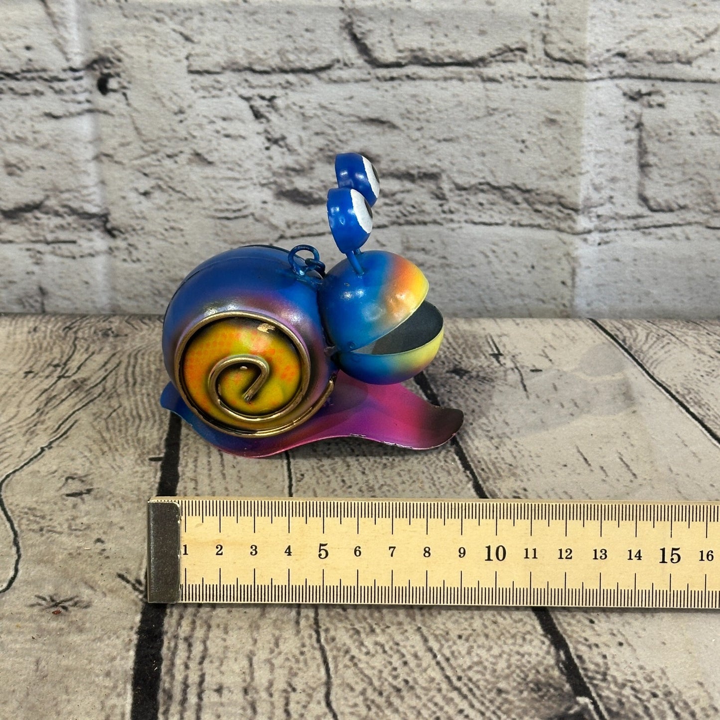 10cm x 10cm Blue Snail Bug Cartoon Hanging Hook Ornament Painted Statue