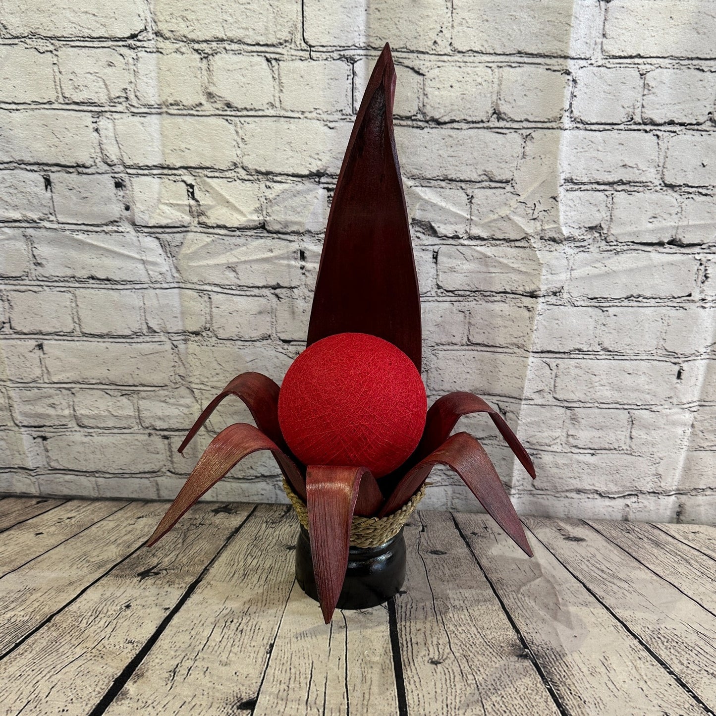 Red Red Leaf Natural 50cm Tall Leaf Lamp Twist LED UK Mains Plug Design 10