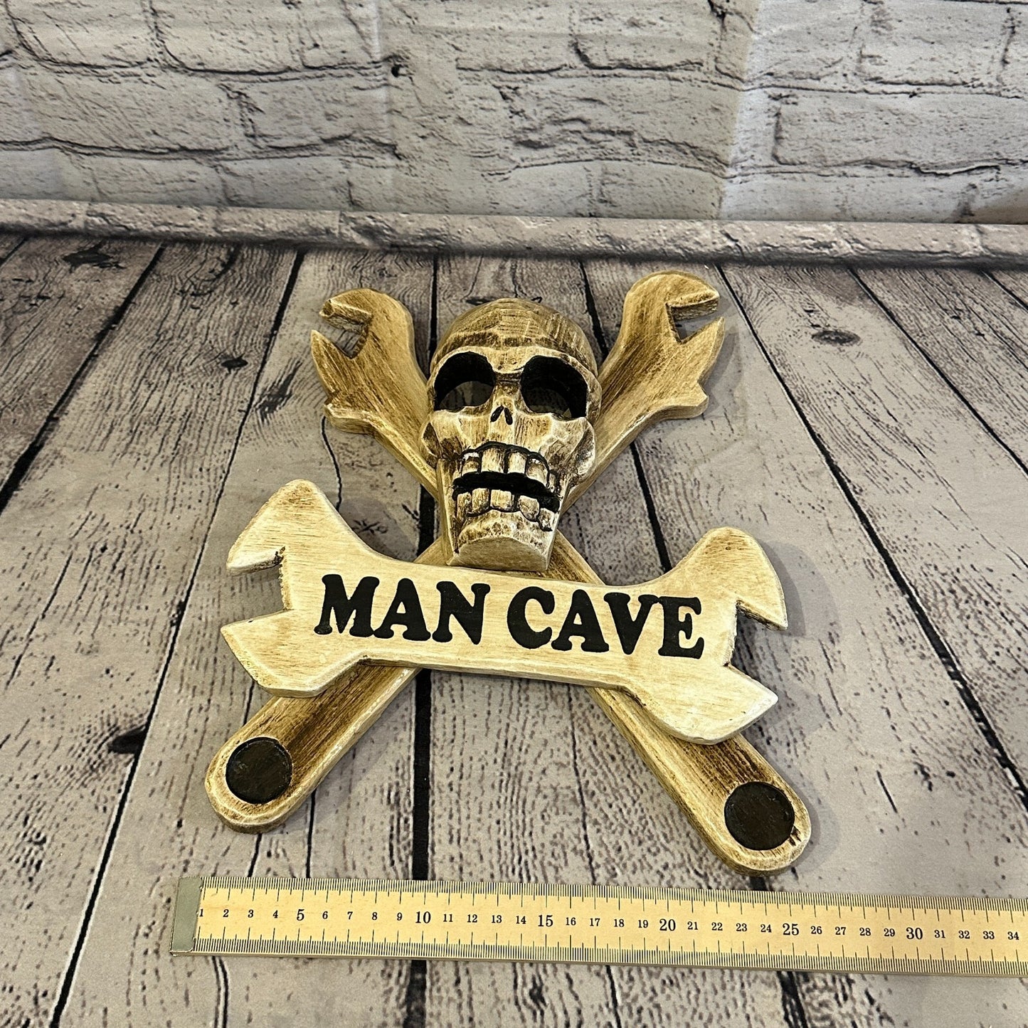 Skull & Crossbones Man Cave Mechanic Pirate Sign Door Plaque 30cm x 25cm