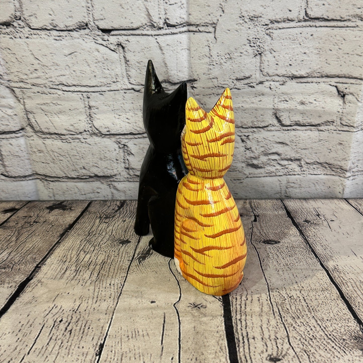 20cm x 15cm Orange / Black Style Painted Wooden Hand Carved Kissing Cat Wooden