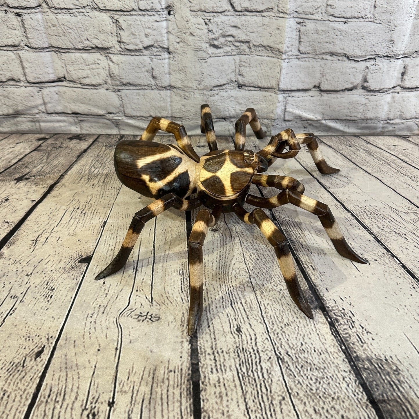 40cm x 35cm Wooden Spider Carving Hand Carved Walking Spider Tarantula Statue