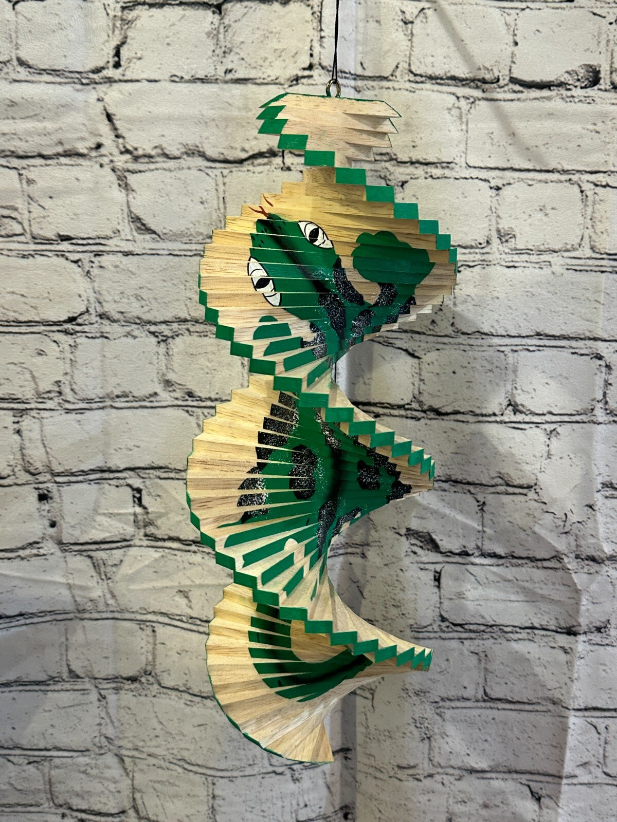 40cm Gecko Lizard Pattern Wind Spinner Wooden Spiral Mobile Garden Ornament