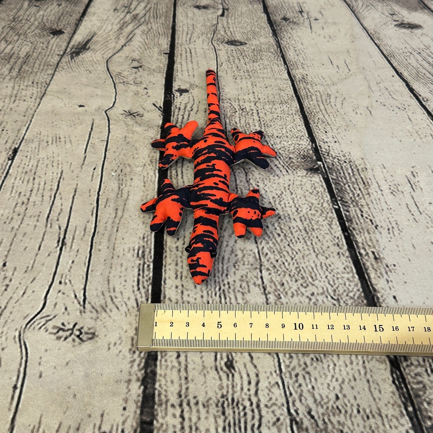 Colourful Sand Animal Lizard Toy Party Stocking Filler Stress Relief Fidget 20cm