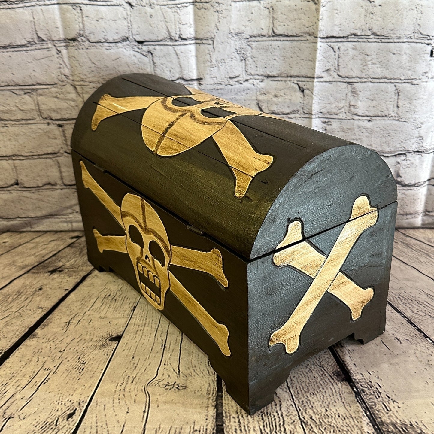 38cm x 30cm x 22cm Skull Bones Wood Box Wooden Chest Storage Craft Handles Lid