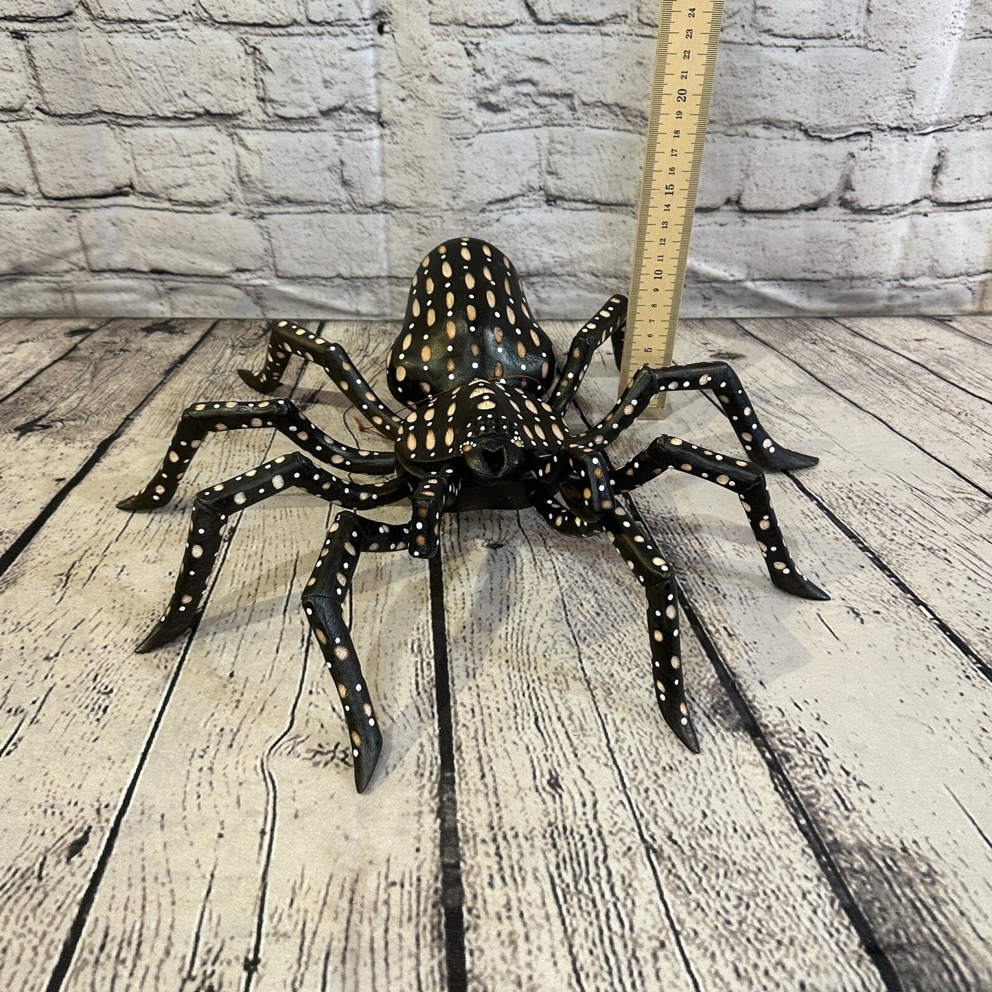 40cm x 35cm Wood Dark Spider Carving Hand Carved Walking Spider Tarantula Statue