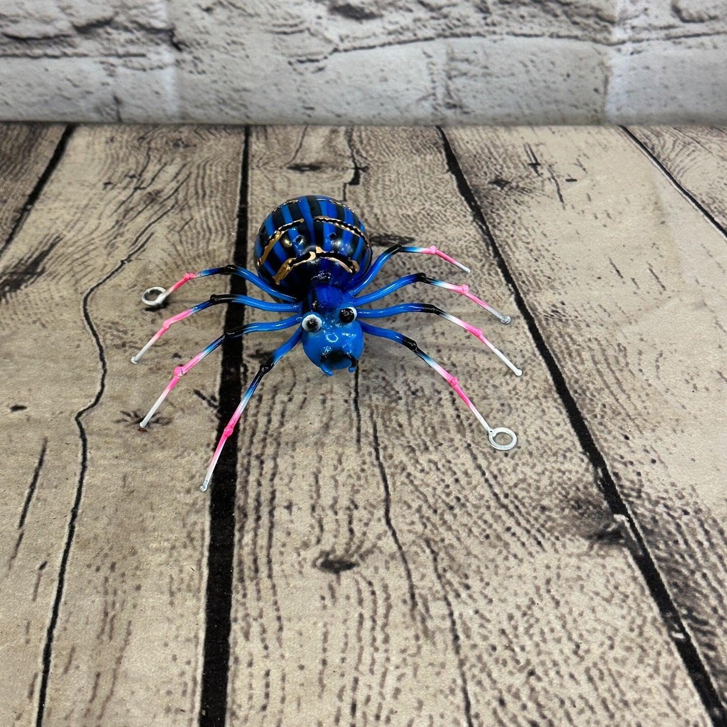 12cm x 8cm Blue Spider Bug Metal Tin Wall Hanging Ornament Painted Statue