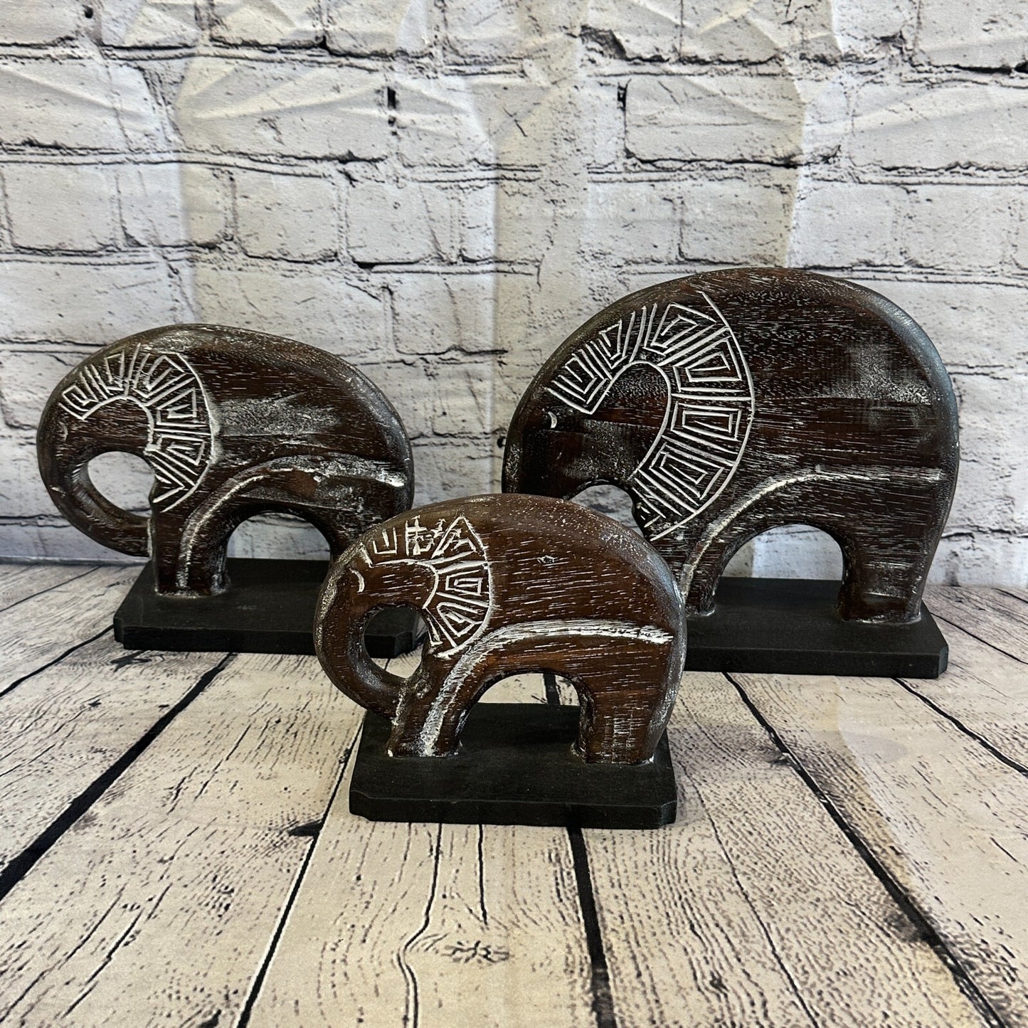 25cm x 25cm Wooden Tribal Primitive Black Elephant Round Stand Sculpture Statue
