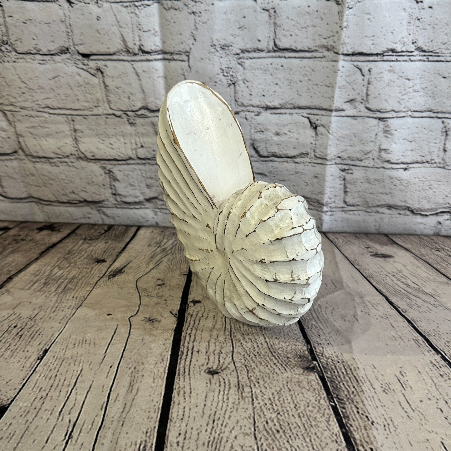 25cm White Polish Nautilus Shell Ornament Decor Carved Light Wood Parcel Figure