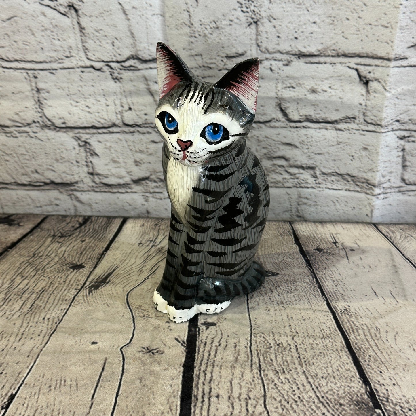 20cm x 10cm Grey & White Sitting Style Painted Wooden Hand Carved Cat Wooden