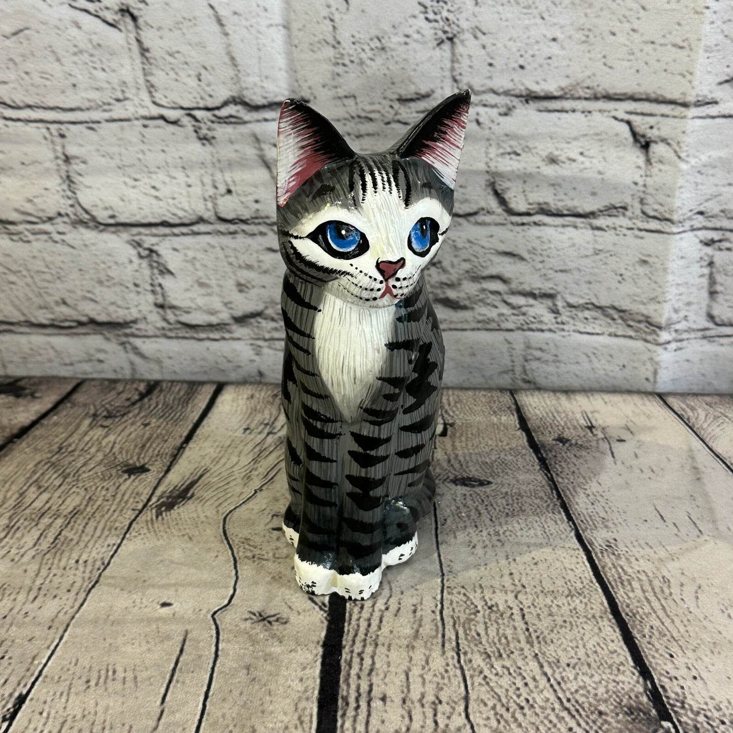 20cm x 10cm Grey & White Sitting Style Painted Wooden Hand Carved Cat Wooden