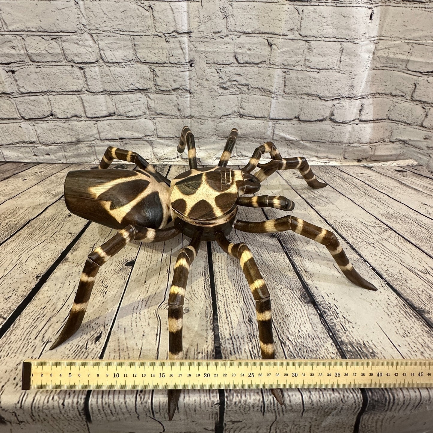 50cm x 45cm Wooden Spider Carving Hand Carved Walking Spider Tarantula Statue