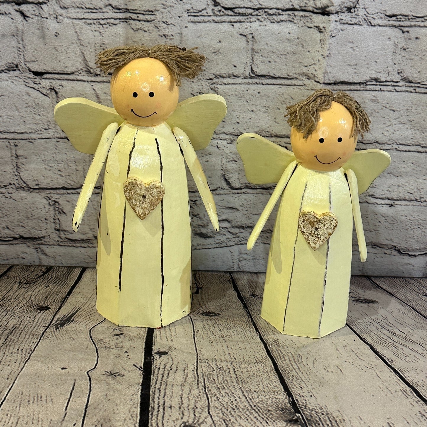 25cm x10cm White Cream Angel Gold Heart Handcrafted Wood Xmas Christmas Ornament