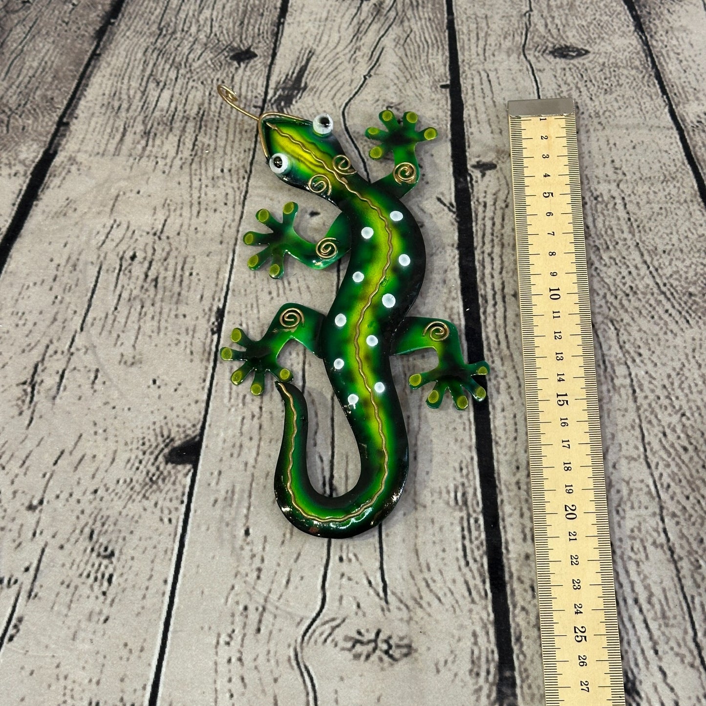 20cm x 10cm Green Gecko Lizard Metal Tin Wall Hanging Ornament Painted Statue