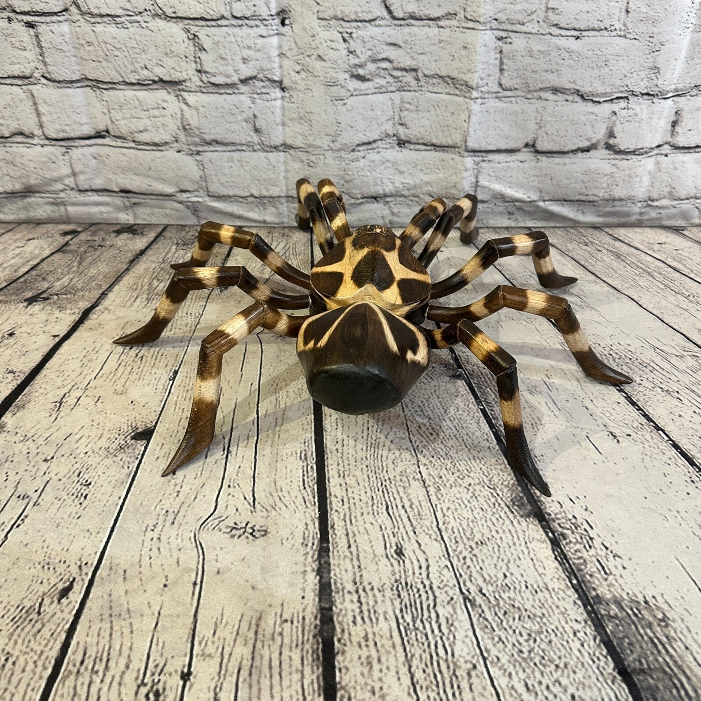 40cm x 35cm Wooden Spider Carving Hand Carved Walking Spider Tarantula Statue