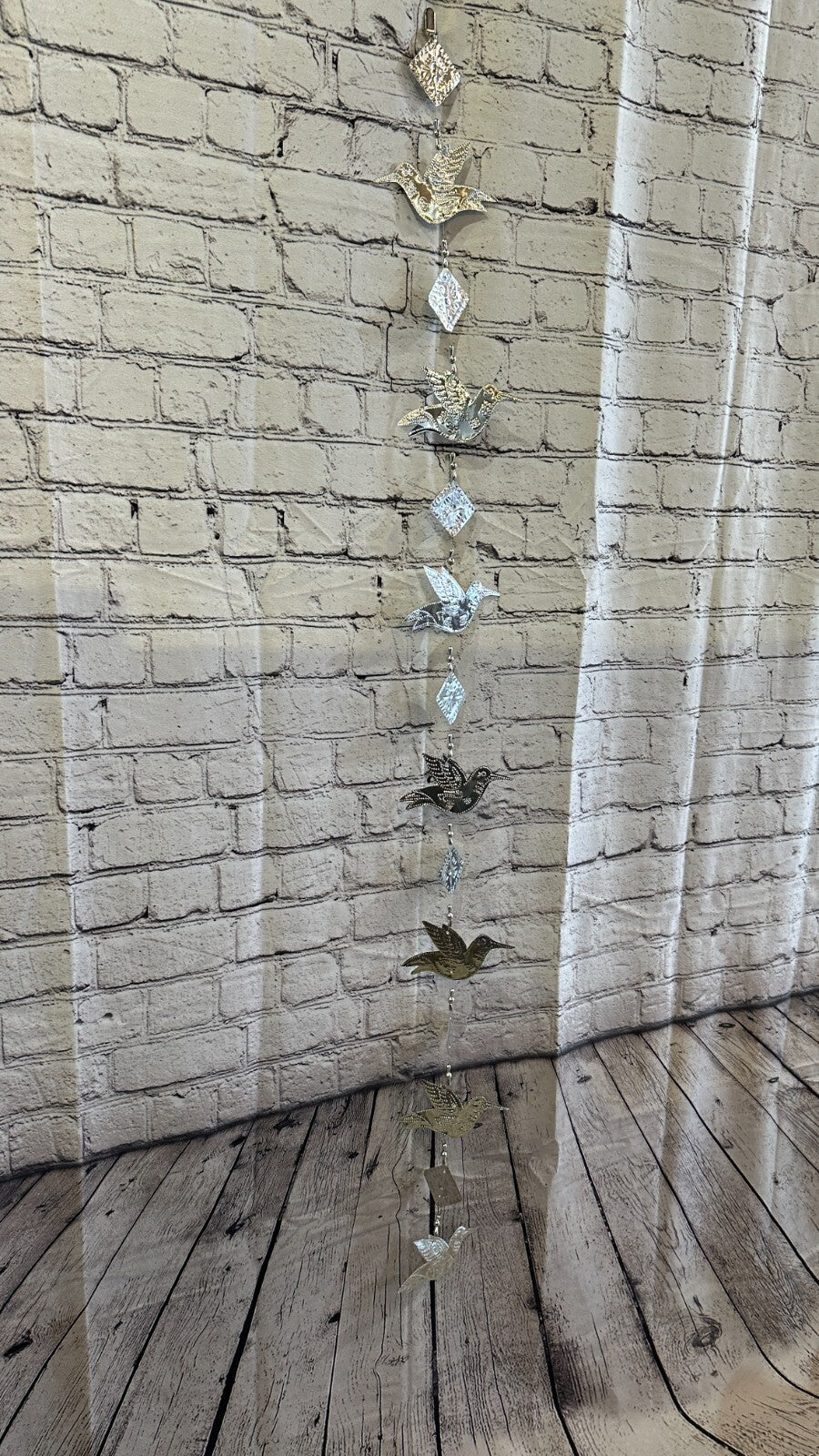Aluminium Stamped Sitting Humming Bird String Wall Hangings Home Decoration