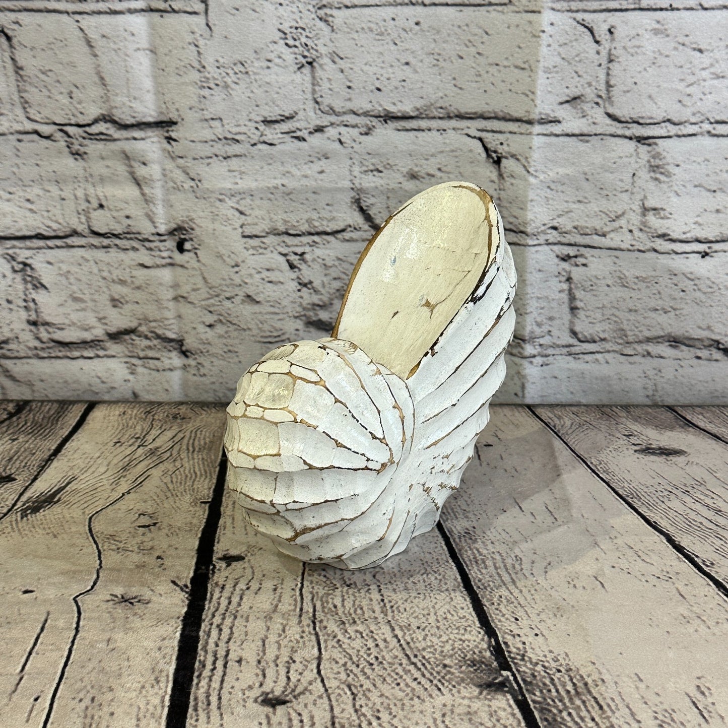 15cm White Polish Nautilus Shell Ornament Decor Carved Light Wood Parcel Figure