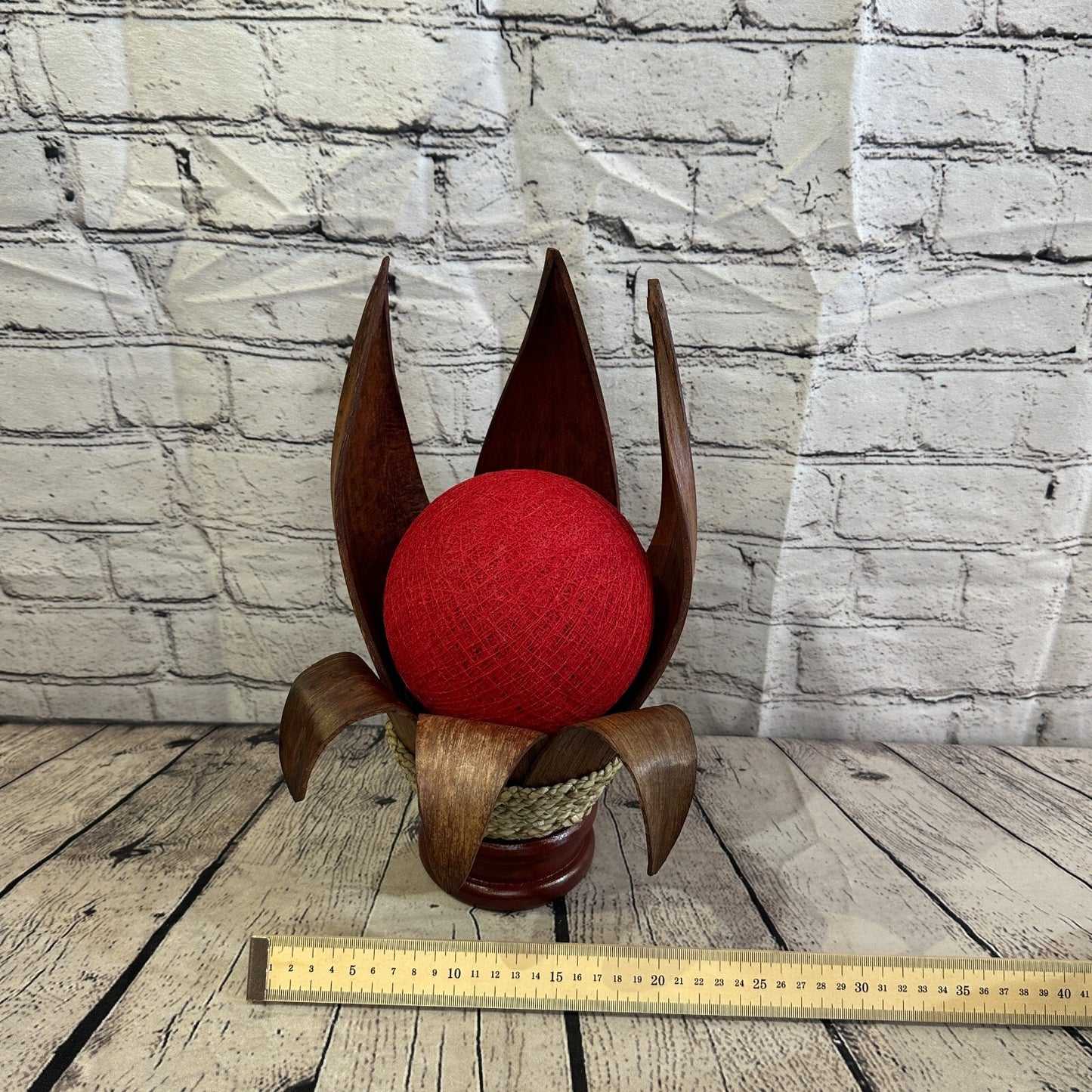 Red Light Brown Natural 35cm Tall Leaf Lamp Twist LED UK Mains Plug Design 3