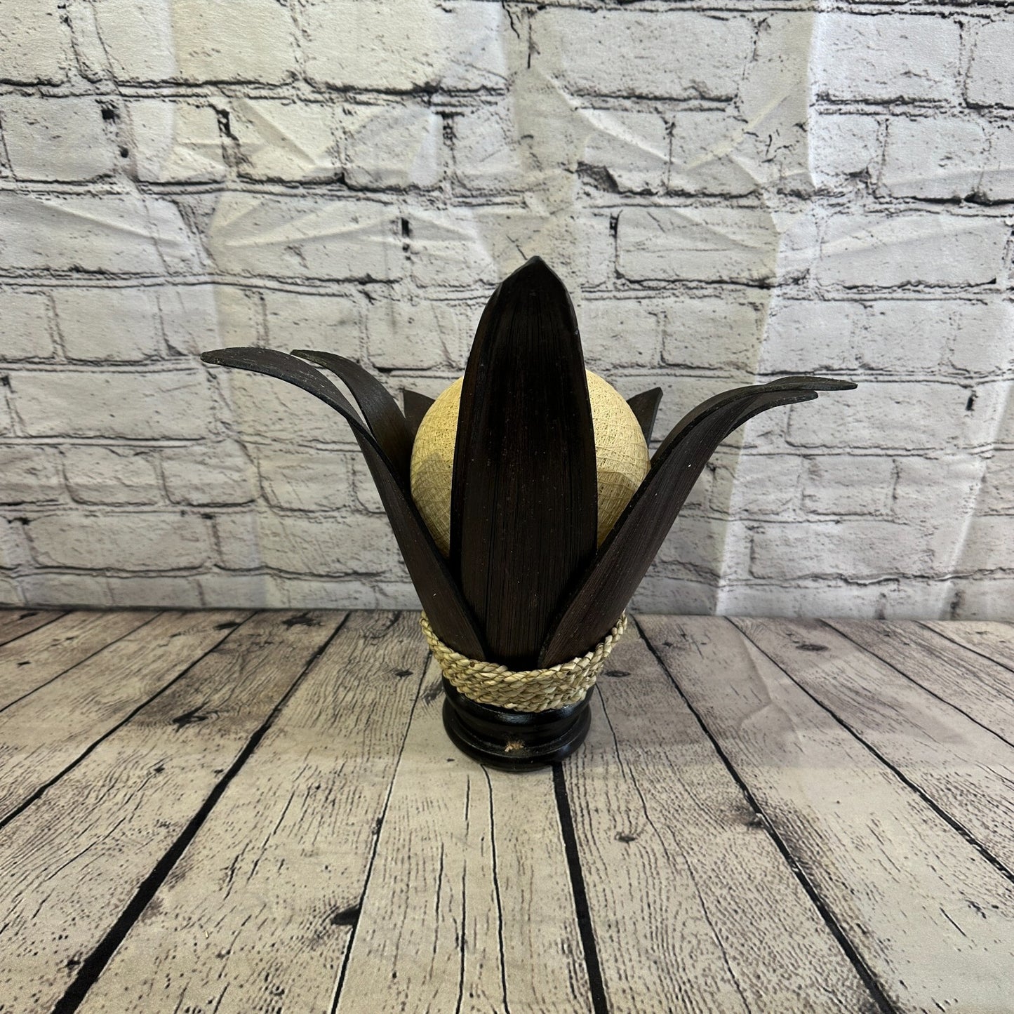 White Dark Brown Natural 40cm Tall Leaf Lamp Twist LED UK Mains Plug Design 5