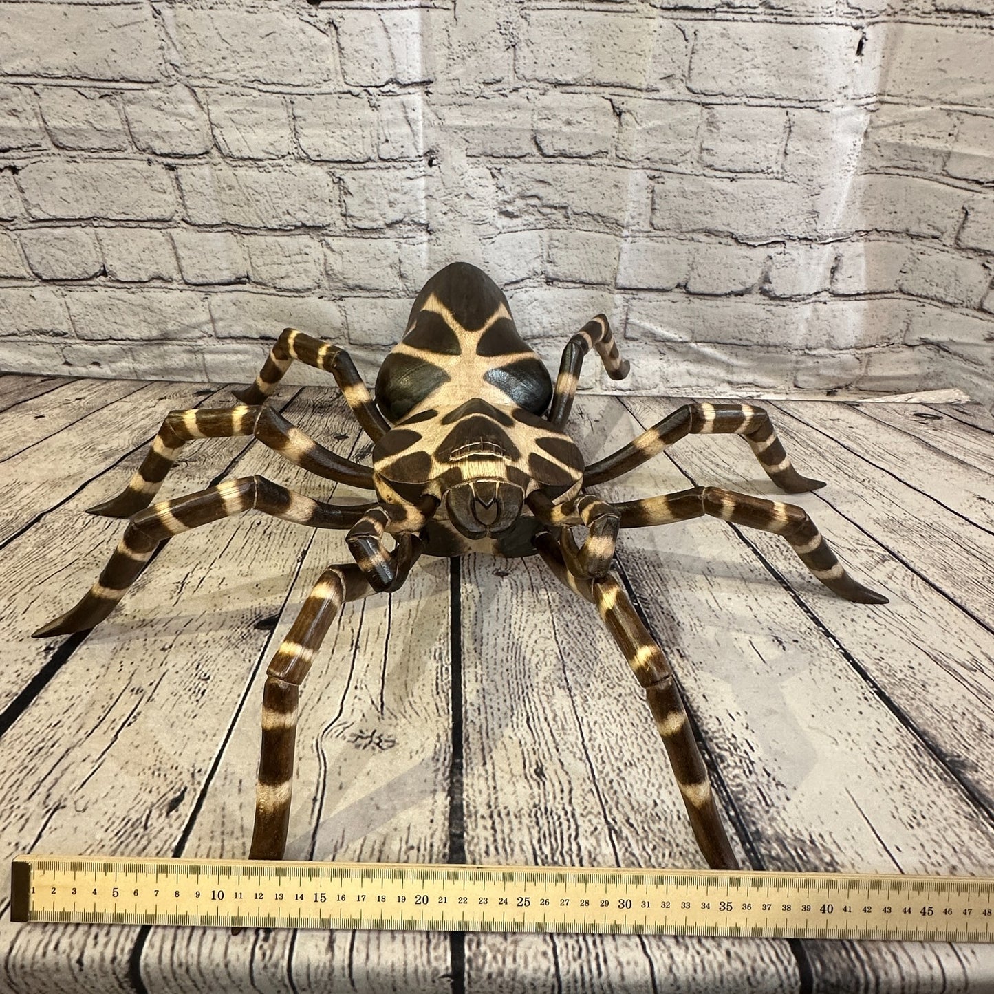 50cm x 45cm Wooden Spider Carving Hand Carved Walking Spider Tarantula Statue
