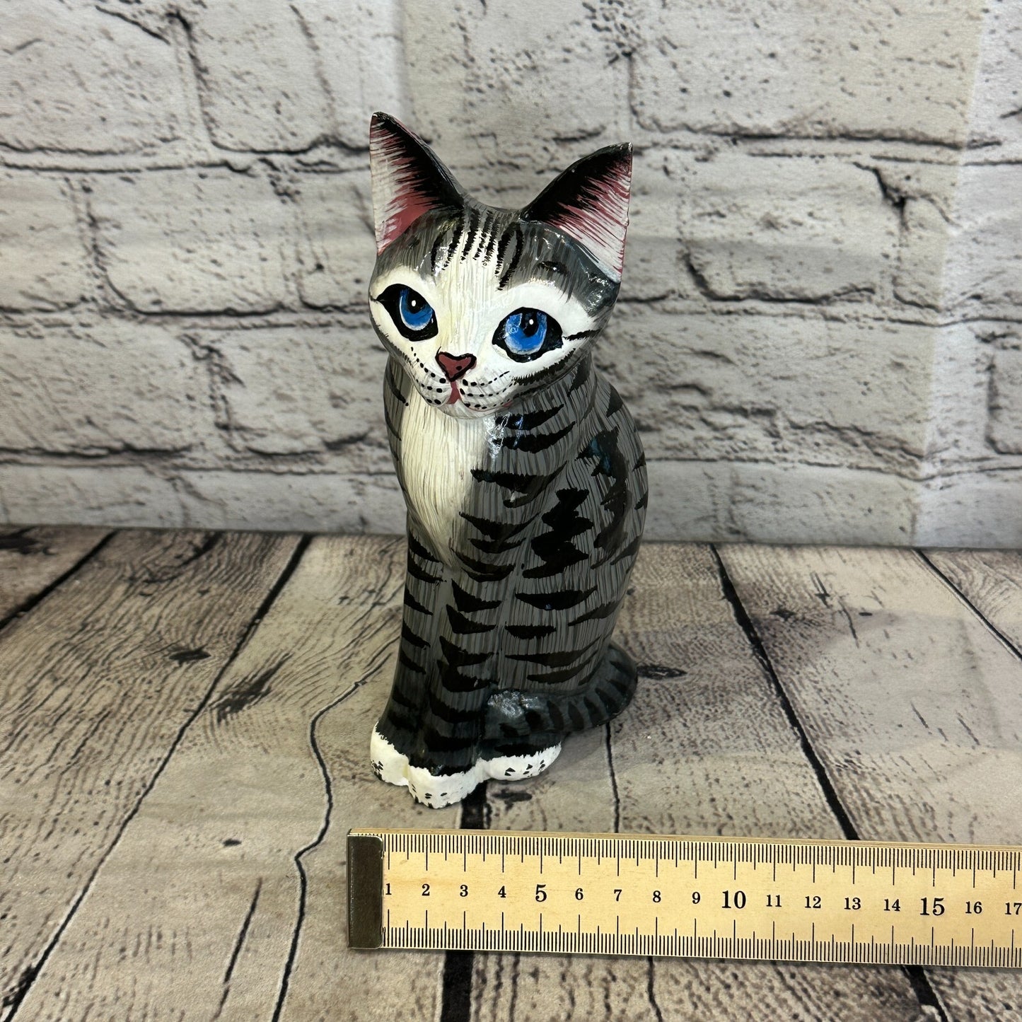 20cm x 10cm Grey & White Sitting Style Painted Wooden Hand Carved Cat Wooden