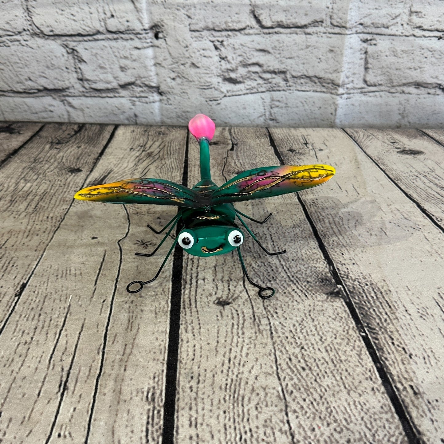 20cm x 15cm Green Dragonfly Bug Metal Tin Wall Hanging Ornament Painted Statue