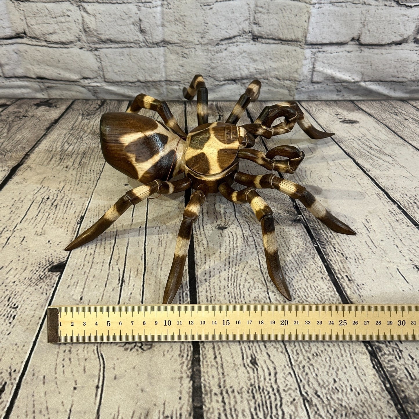 30cm x 25cm Wooden Spider Carving Hand Carved Walking Spider Tarantula Statue