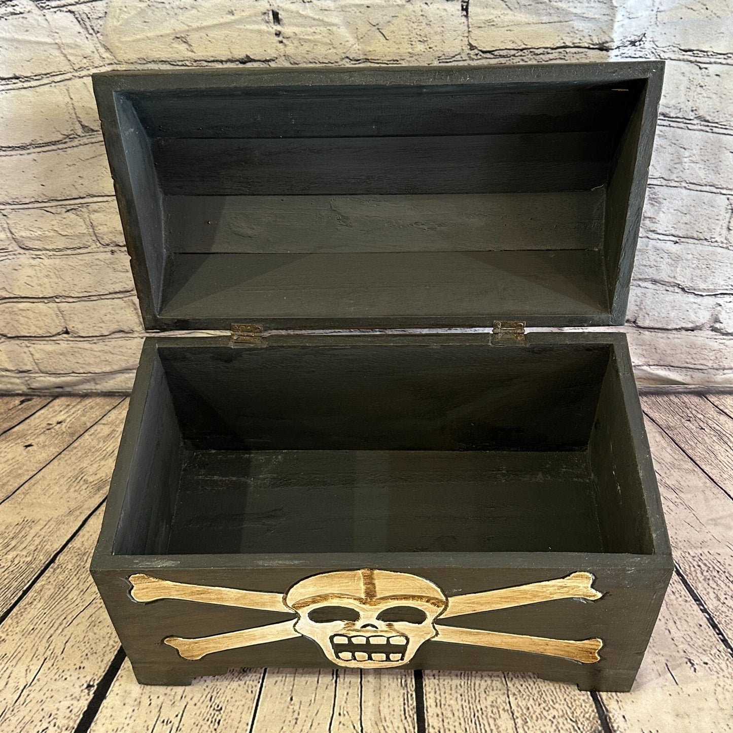 38cm x 30cm x 22cm Skull Bones Wood Box Wooden Chest Storage Craft Handles Lid