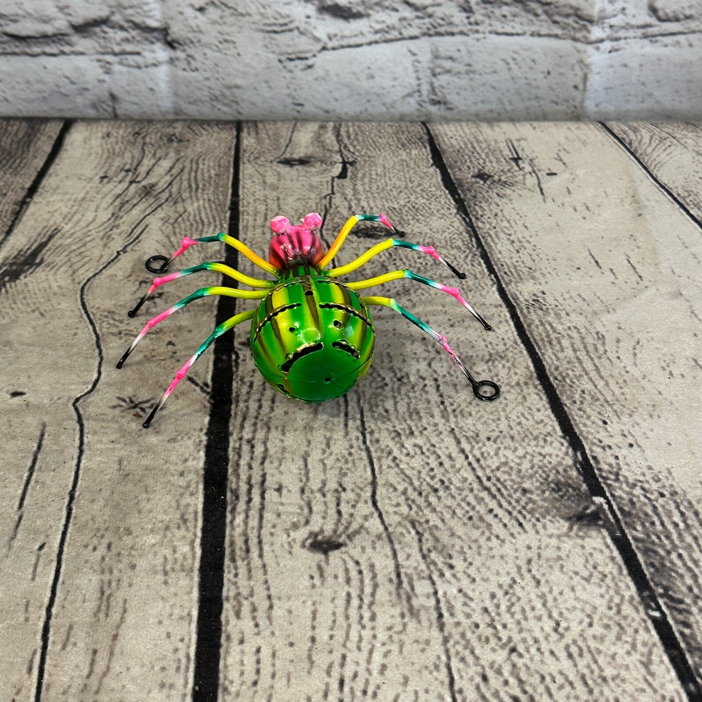 12cm x 8cm Green Pink Spider Bug Metal Tin Wall Hanging Ornament Painted Statue